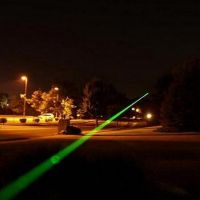 Потужна лазерна указка Green Laser Pointer YL - 303 1000mw, акумуляторний зелений лазер з ключем BL-303 діодний з насадкою ефектів для презентації