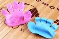 Силиконовая щётка для мытья животных Pet Wash Brush, перчатка для купания собак и котов