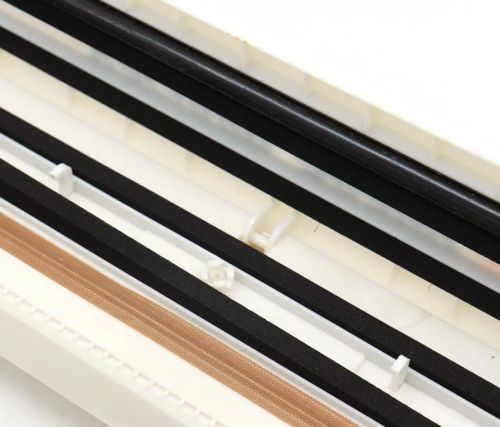 Вакуумный упаковщик пакетов New Vacuum Sealer автоматический вакууматор, бытовой аппарат вакуумайзер для упаковки и хранения еды, продуктов Белый