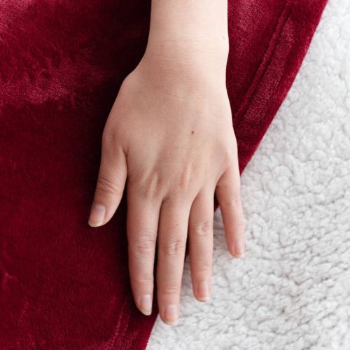 Толстовка-плед з капюшоном Huggle Hoodie Ultra Plush Blanket бордова 2в1 унісекс оверсайз худі плюшевий плед з рукавами на флісі 74х110 см Червона