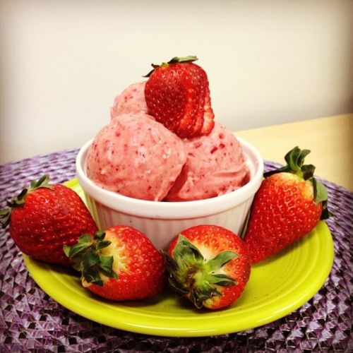 Кухонный комбайн мороженица Yonanas для переработки фруктов и ягод Yonanas Frozen Treat Maker