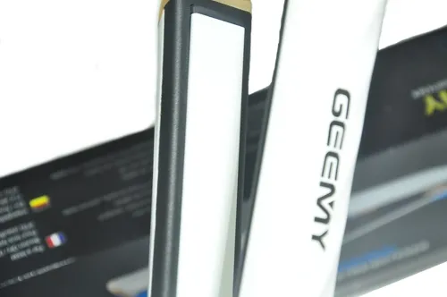 Утюжок випрямляч для волосся Geemy GM-490, Професійна керамічна плойка Вирівнювач Gemei для укладання з дисплеєм і регулюванням температури
