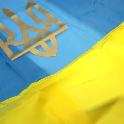 Великий тканинний прапор України 145х90 см з гербом жовто-синій український з кишенею для флагштока на стіну, древко жовтий з синім 145 х 90 габардин