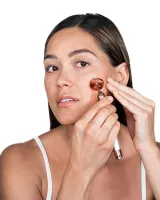 Вібромасажер ролер для обличчя Flawless Contour масажний ролик з двома насадками на батарейках, електричний масажер для масажу, ролик-масажер