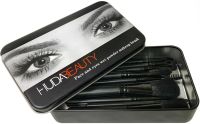 Набір кистей для макіяжу Huda Beauty 12 штук, Кисті для професійного макіяжу очей, губ і обличчя, пензлики в металевій коробці
