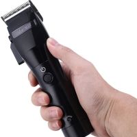 Бездротова машинка для стрижки волосся і бороди VGR V-011 професійний тример для вусів на акумуляторі з набором знімних насадок USB 10w V011