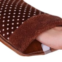 Электрическая водяная грелка Hot Water Bag HD-03 для согревания рук 500W Плюшевая мягкая муфта электрогрелка с подогревом 34х24 см от сети Коричневая