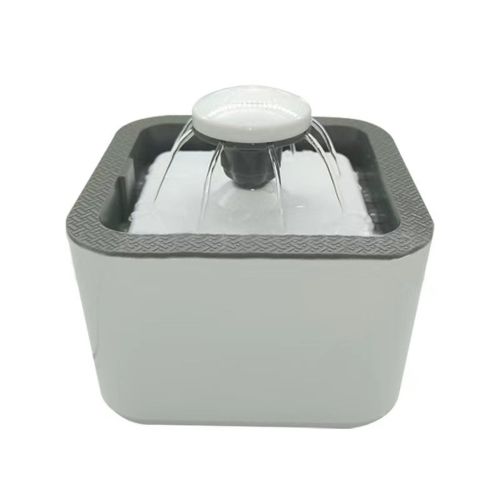Автоматическая поилка фонтан для собак и кошек Pet Water FOUNTAIN, Бесшумная автопоилка для домашних животных, Питьевой фонтан для котов Серый