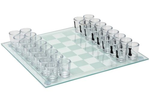 Подарунковий ігровий набір П'яні шахи Game Chess GB-086 настільна алко гра 25х25 см комплект шахів чарок і скляною дошкою для дорослих